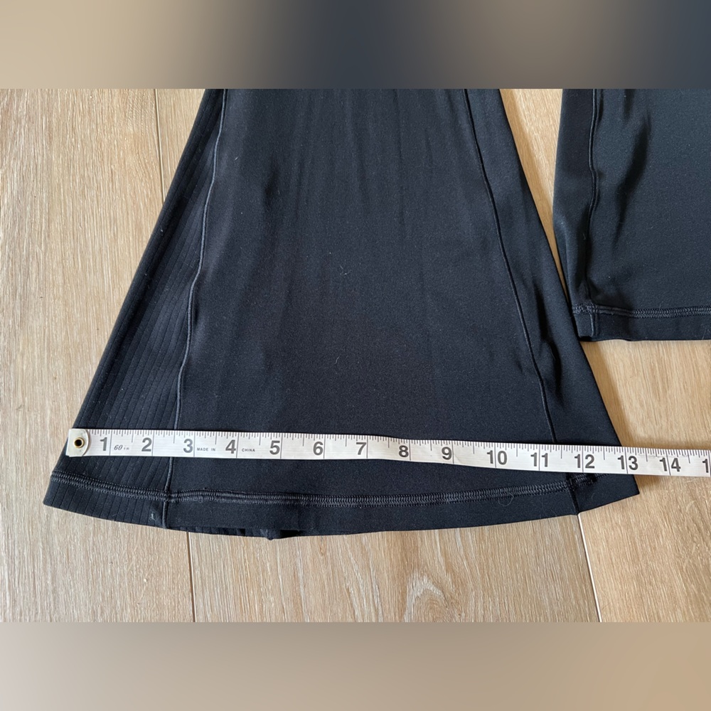 OFFLINE By Aerie Real Me High Waisted Crossover Rib Super Flare Legging EUC - Picture 7 of 11